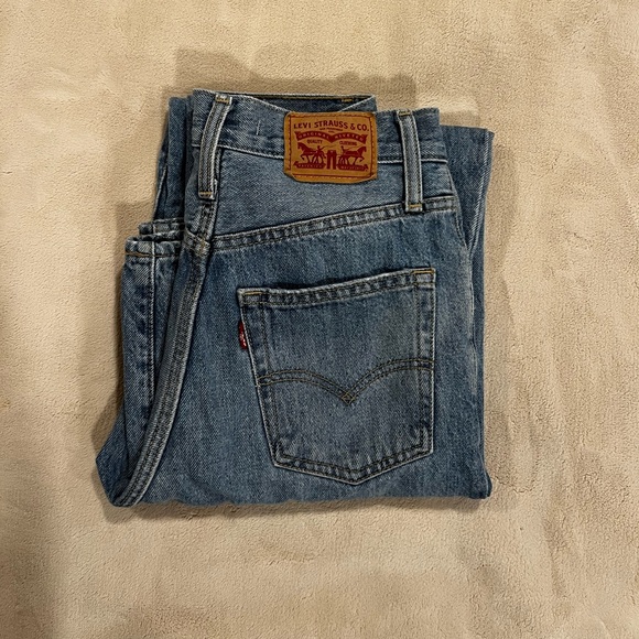 Levi's Denim - Women Levi’s jeans -94 Baggy size 24.